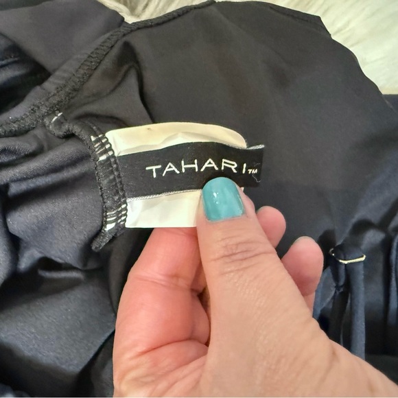 NEW Tahari Black One Shoulder Women’s Ruched One Piece Swimsuit Sz S - Picture 6 of 11